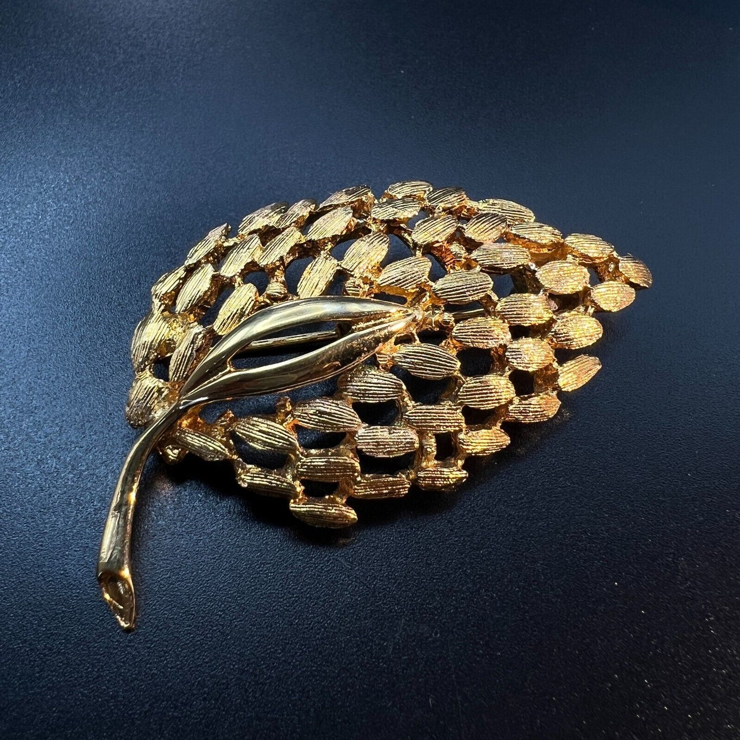 Vintage Beautiful Signed Roget TM Brushed Gold-Toned Leaf Brooch Pin