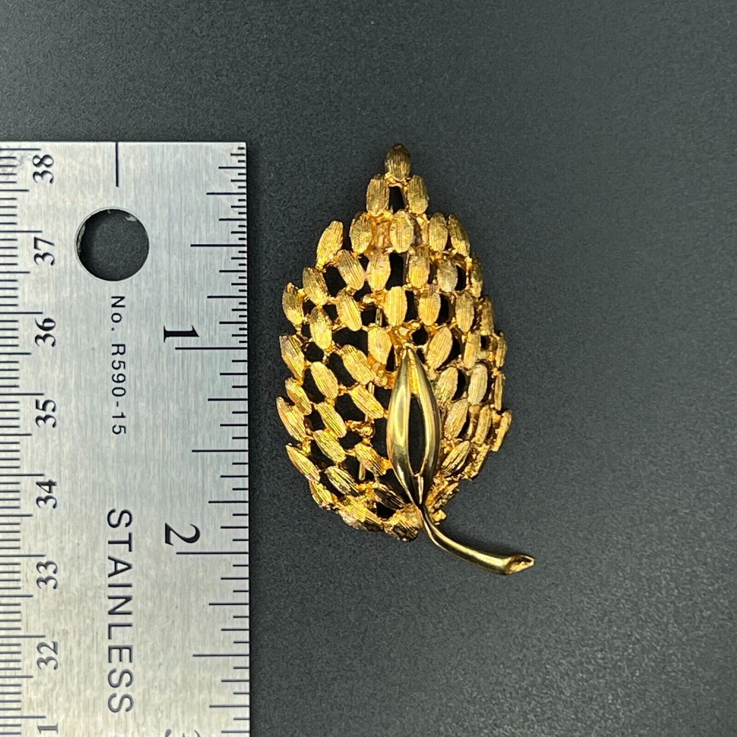 Vintage Beautiful Signed Roget TM Brushed Gold-Toned Leaf Brooch Pin