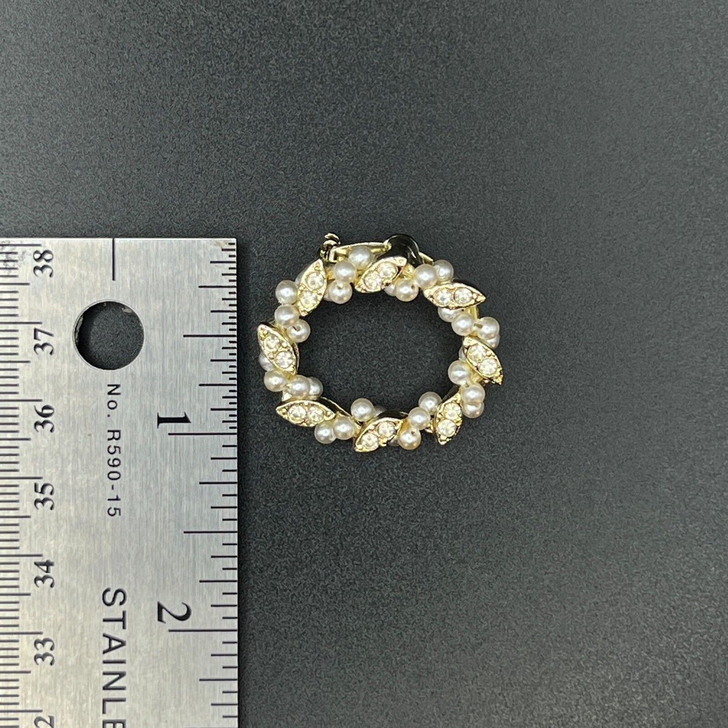 Vintage Sparkling Rhinestones & Faux Pearls Gold-Toned Circle Brooch Pin