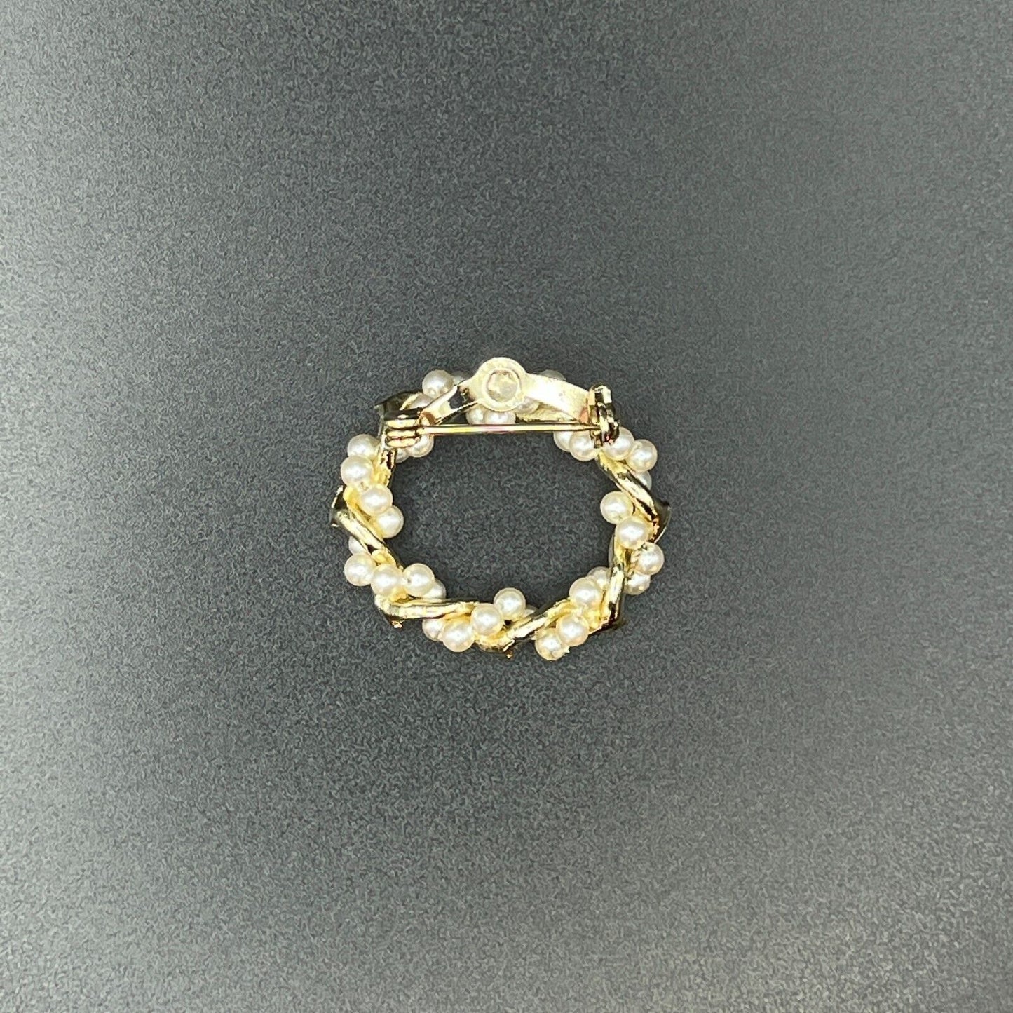 Vintage Sparkling Rhinestones & Faux Pearls Gold-Toned Circle Brooch Pin