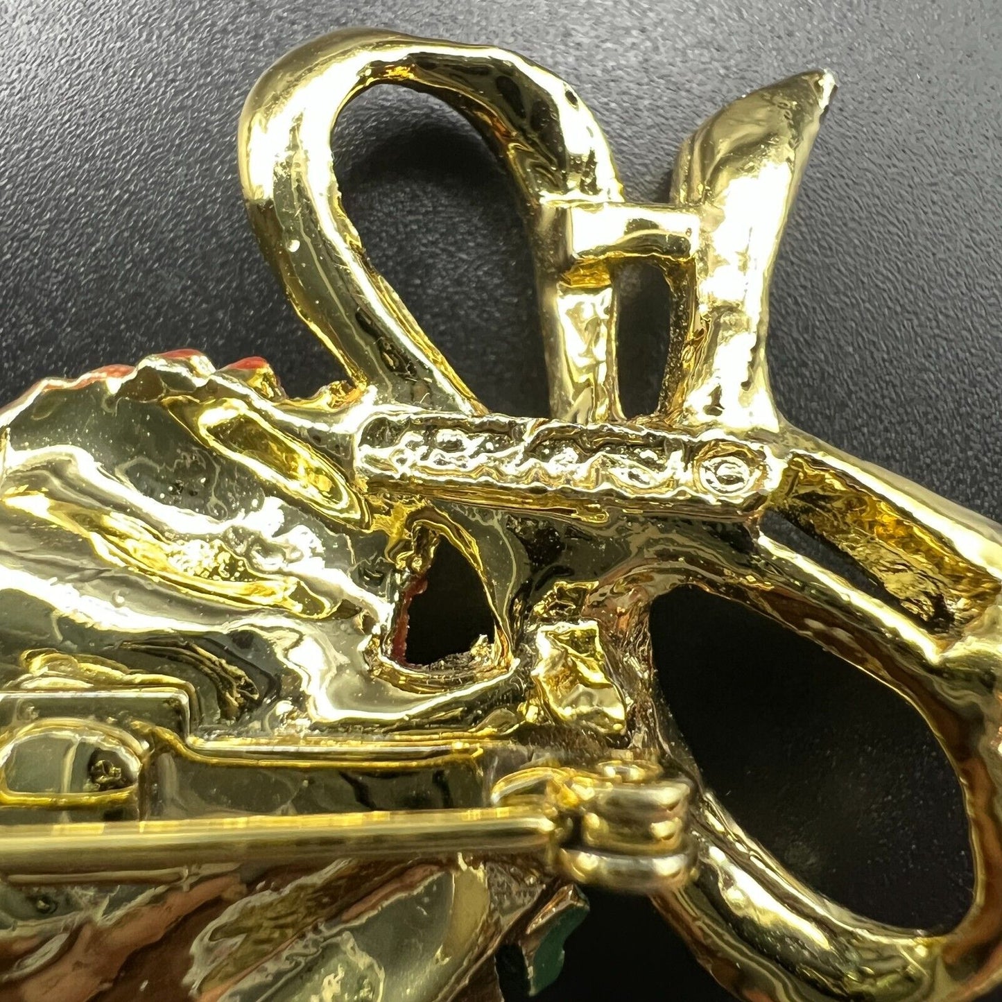 Vintage Signed Gerry's Green Pine Leaves w Brown Pinecones & Gold Bow Brooch Pin