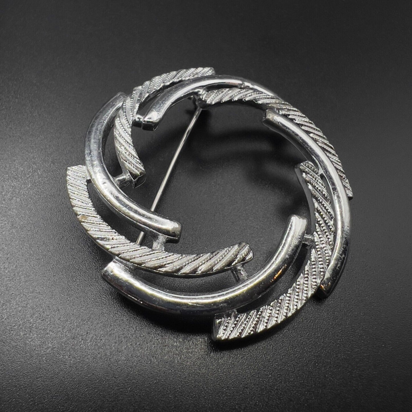 Vintage Signed Brooch Sarah Cov. Silver-Toned Swirl Textured Wreath Pin 60s/70s