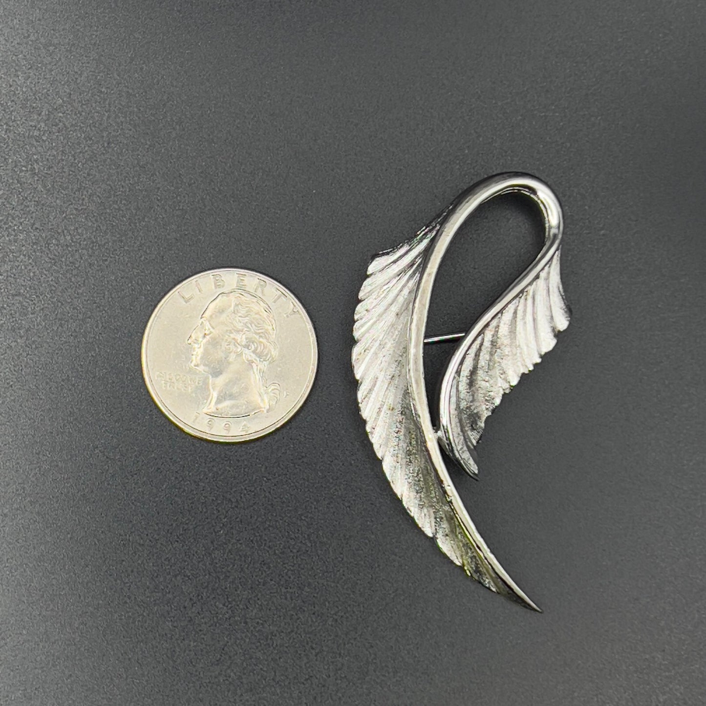 Vintage Leaf Silver-Toned Textured & Shiny Brooch Pin