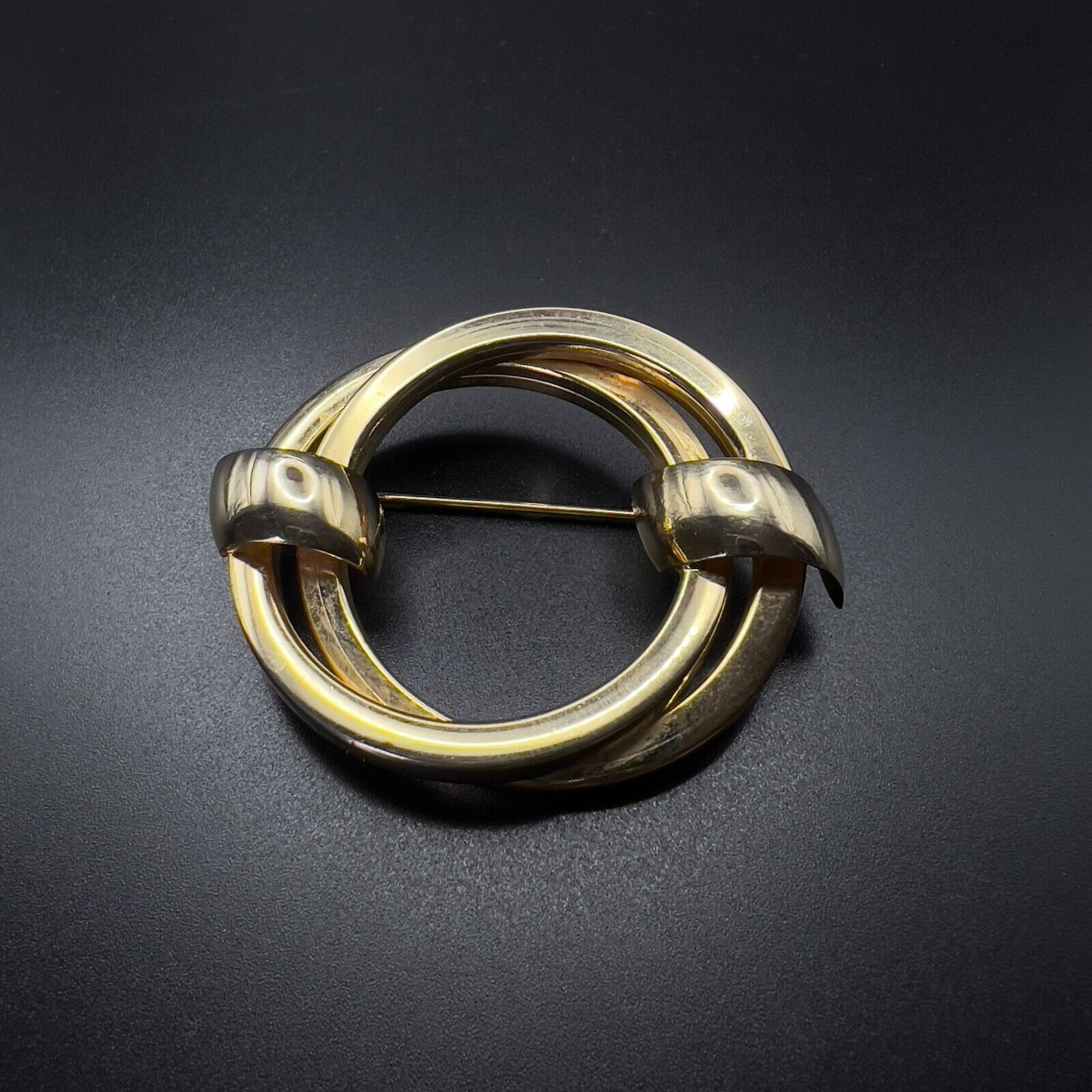 Vintage Shinny Spiral Oval Modernist Gold-Toned Knot Brooch Pin