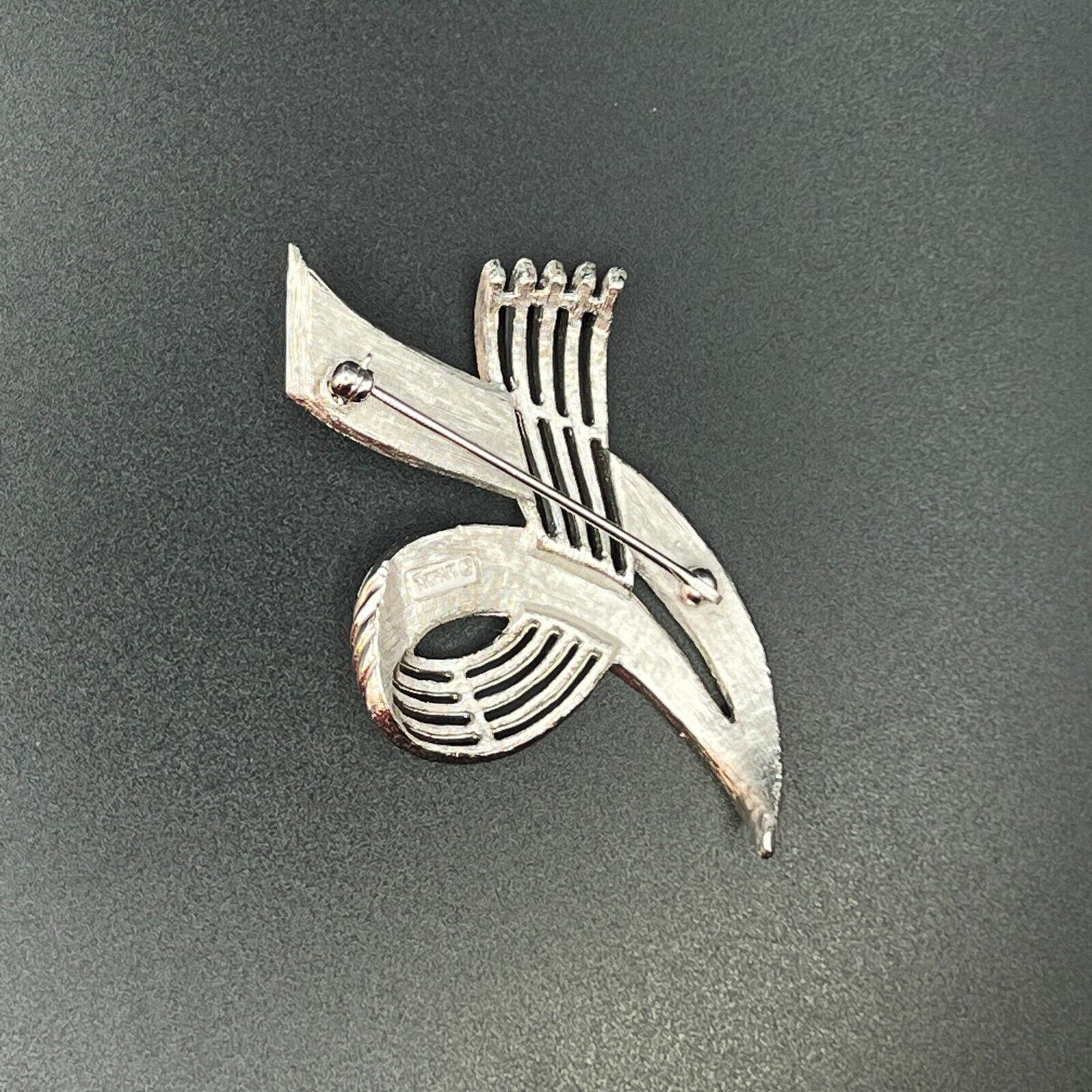 Vintage Excellent Modern Signed Trifari Brushed Silver and Shinny Brooch Pin