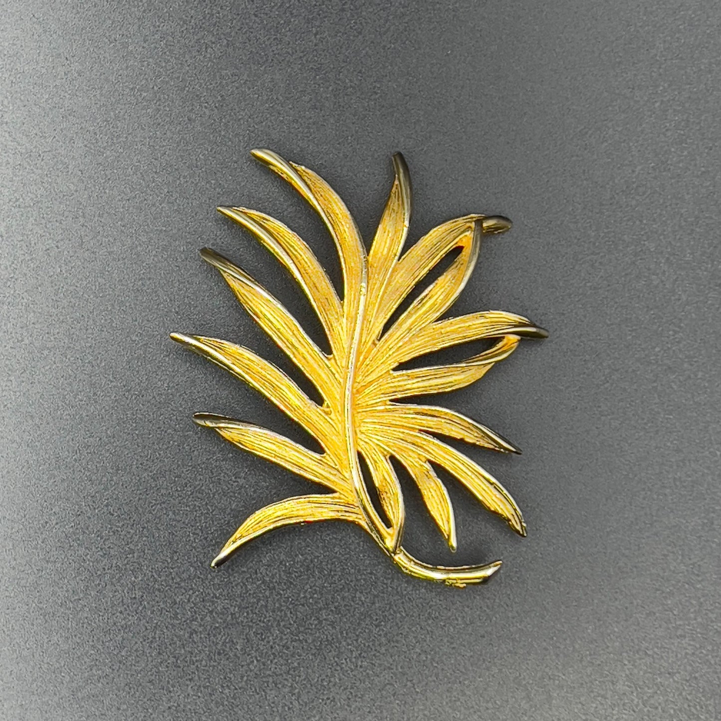 Vintage Large Leaf Pin Gold-Toned Etched Shiny Brooch