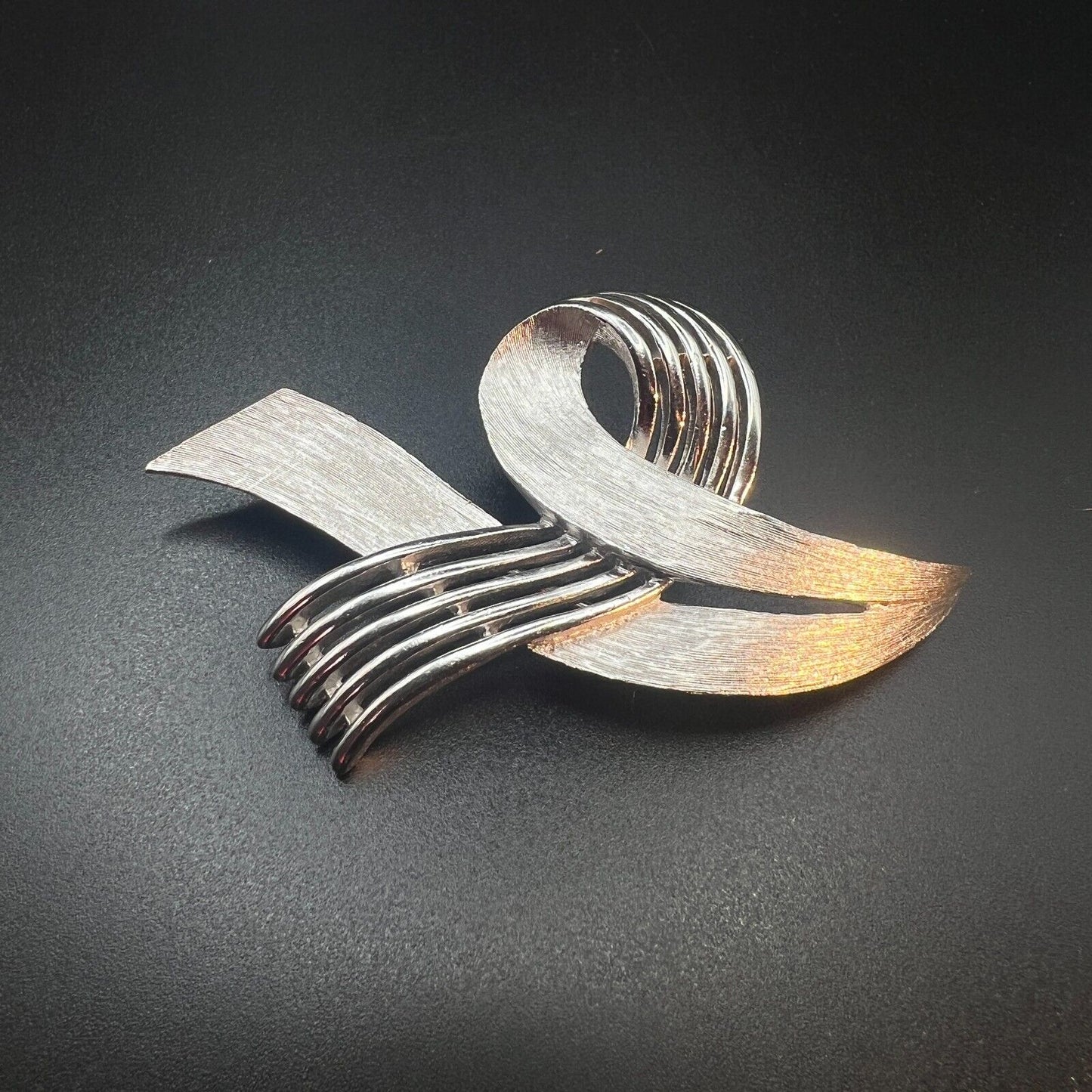 Vintage Excellent Modern Signed Trifari Brushed Silver and Shinny Brooch Pin