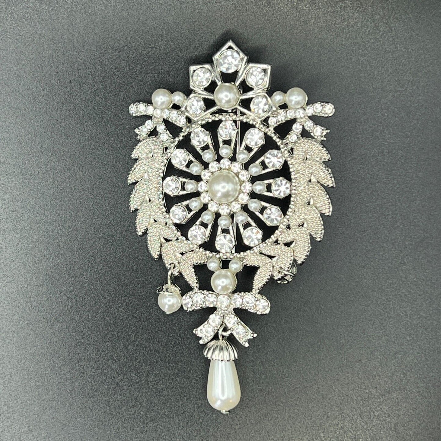 Large Stunning Clear Crystals & Faux Pearls Wreath w Dangling Pieces Brooch Pin