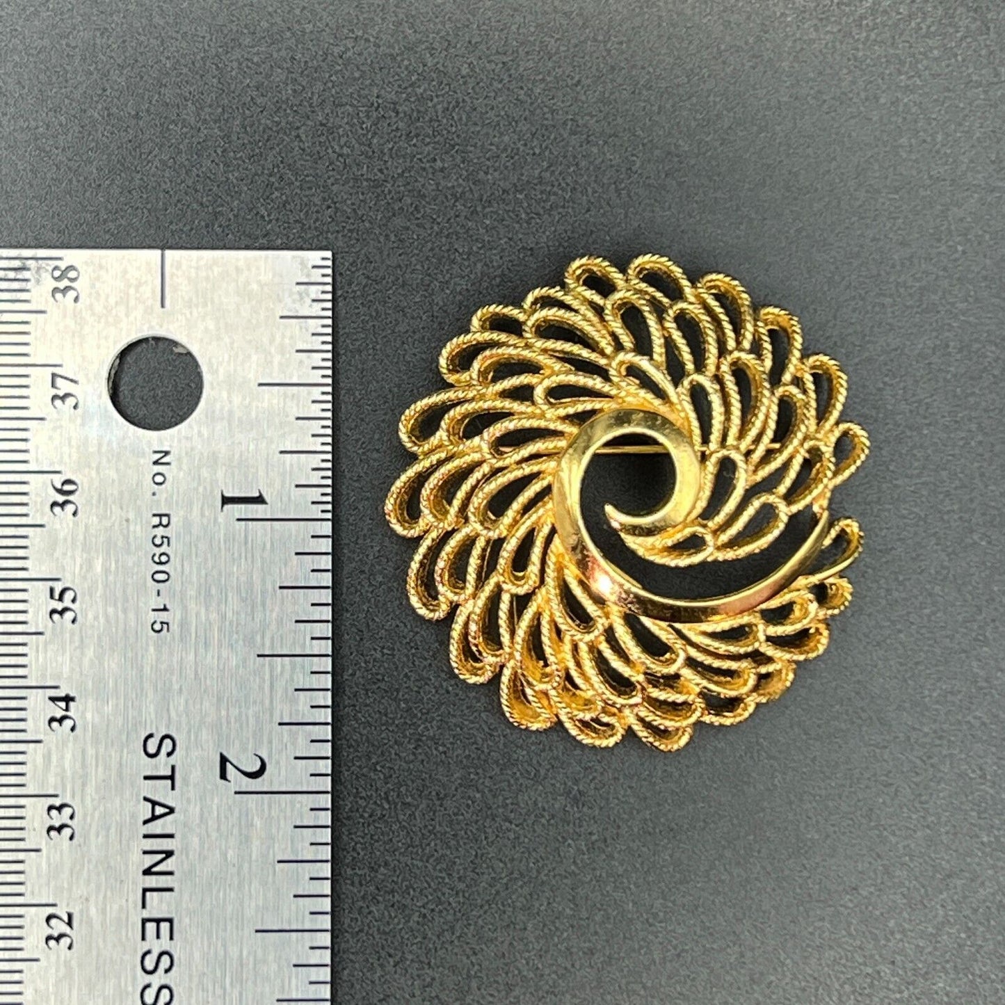 Vintage Signed Trifari Gold-Toned Brushed Modern Design Pretty Brooch Pin