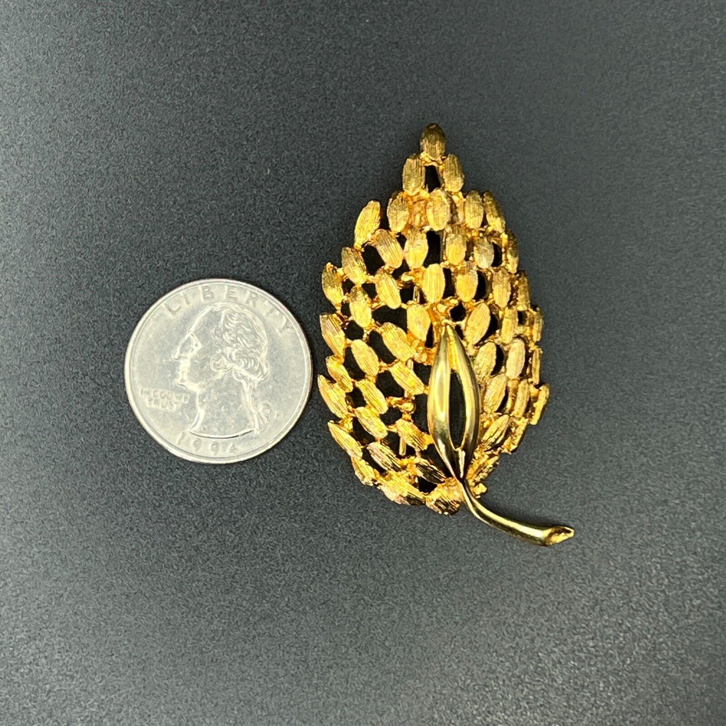 Vintage Beautiful Signed Roget TM Brushed Gold-Toned Leaf Brooch Pin