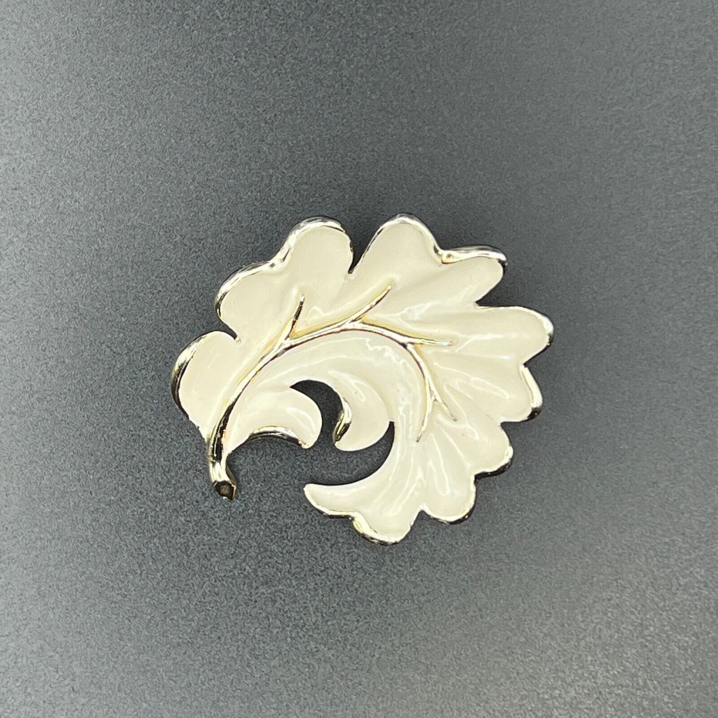 Vintage Gold-Toned & White Enameling Elegant Leaf Brooch Pin
