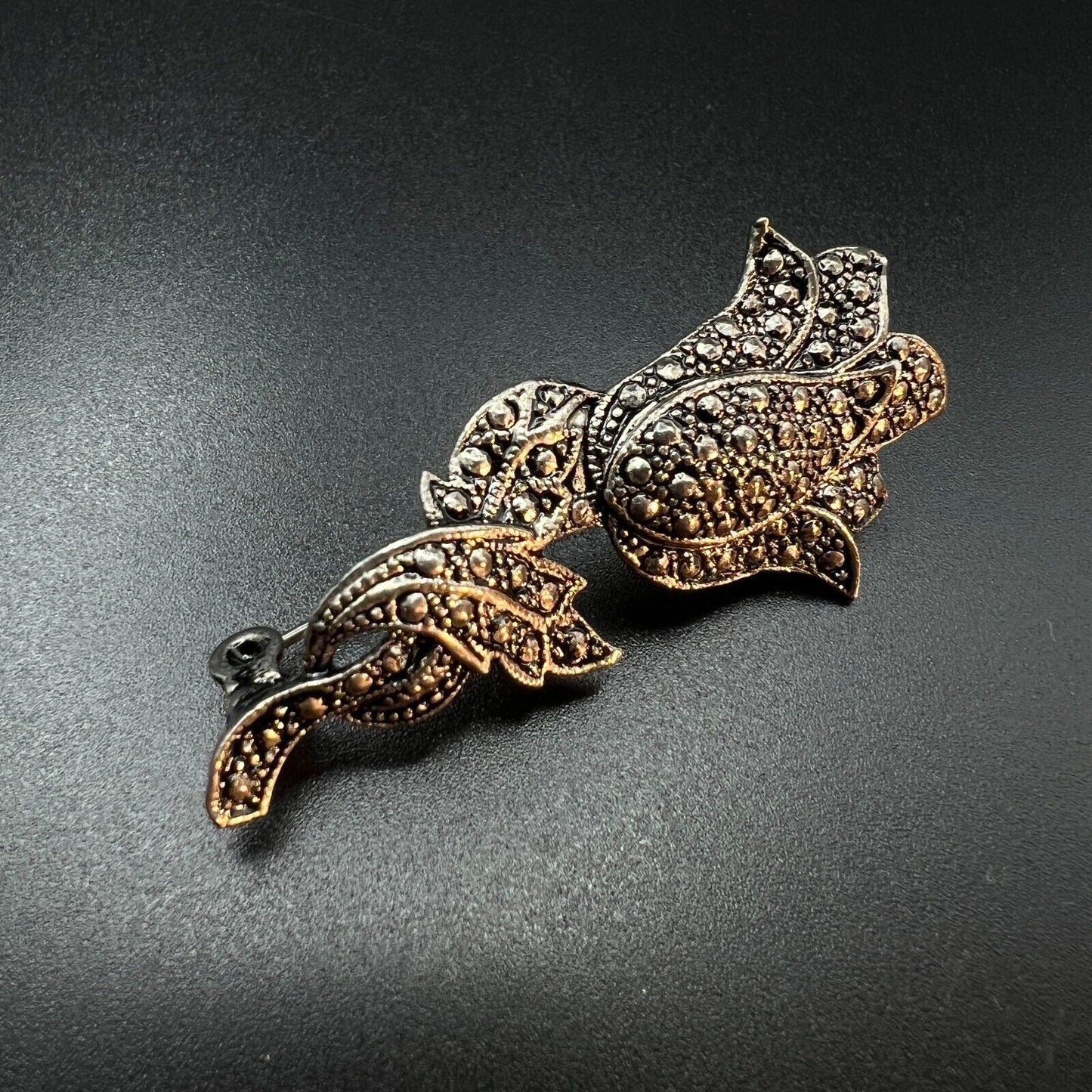 Vintage Elegant Silver-Toned Flower Brooch Pin