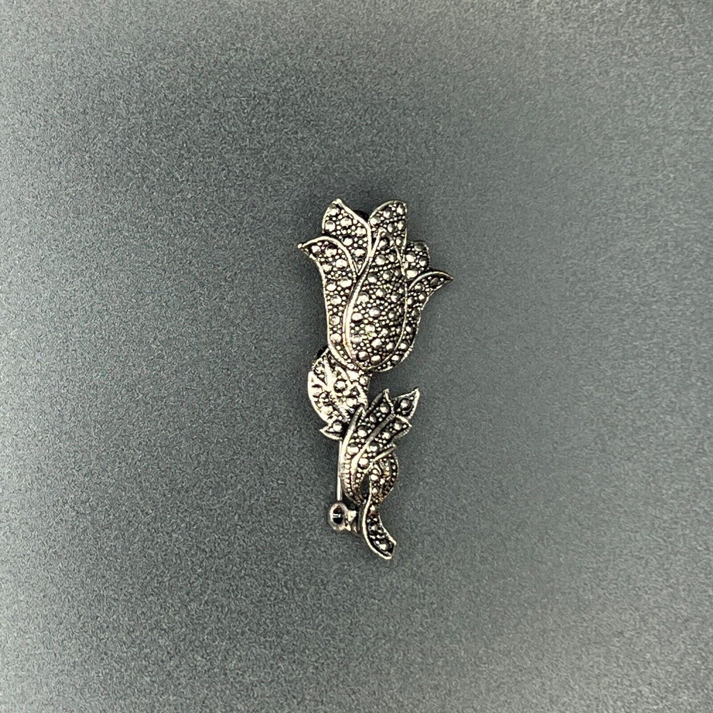 Vintage Elegant Silver-Toned Flower Brooch Pin