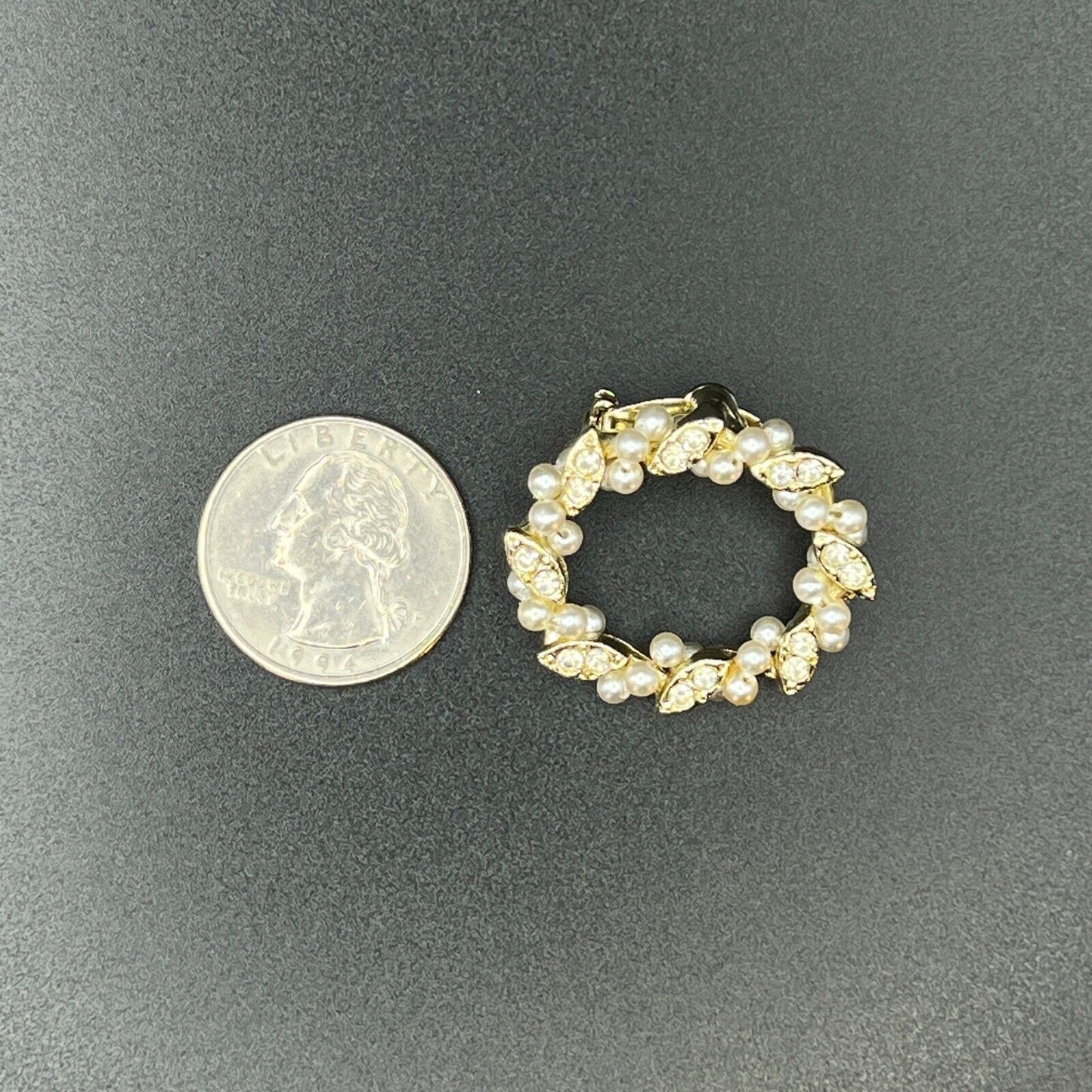 Vintage Sparkling Rhinestones & Faux Pearls Gold-Toned Circle Brooch Pin
