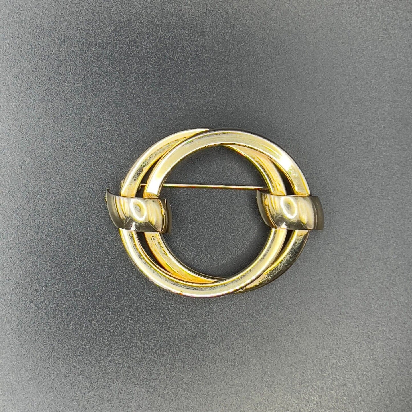 Vintage Shinny Spiral Oval Modernist Gold-Toned Knot Brooch Pin