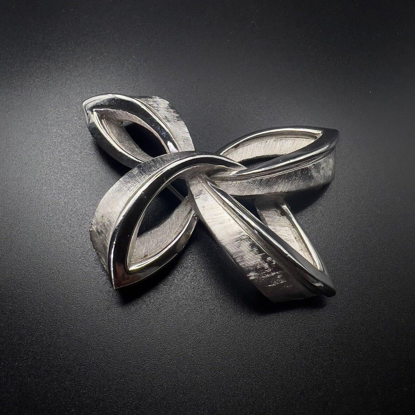 Vintage Signed Trifari Silver-Toned Classic Brushed/Shiny Ribbon Bow Brooch Pin