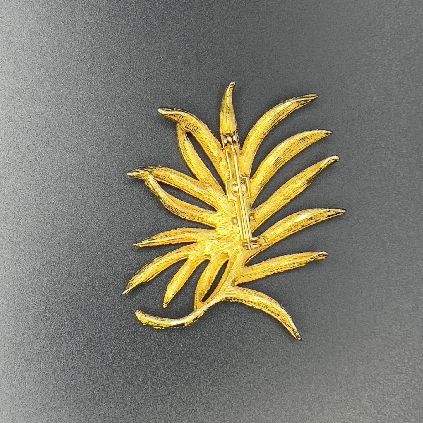 Vintage Large Leaf Pin Gold-Toned Etched Shiny Brooch