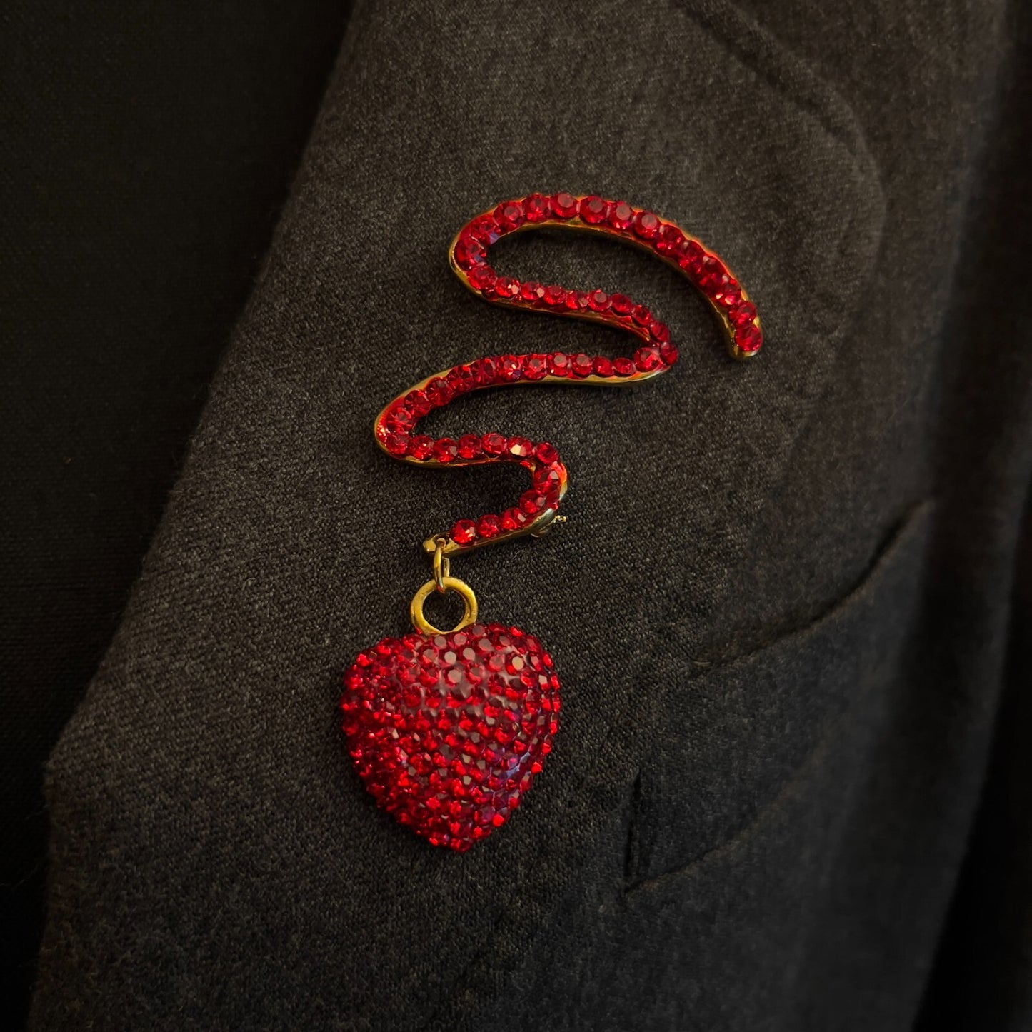 Vintage Movable Heart Brooch Gold-Toned Ruby Red Rhinestones Sparkly Large Pin