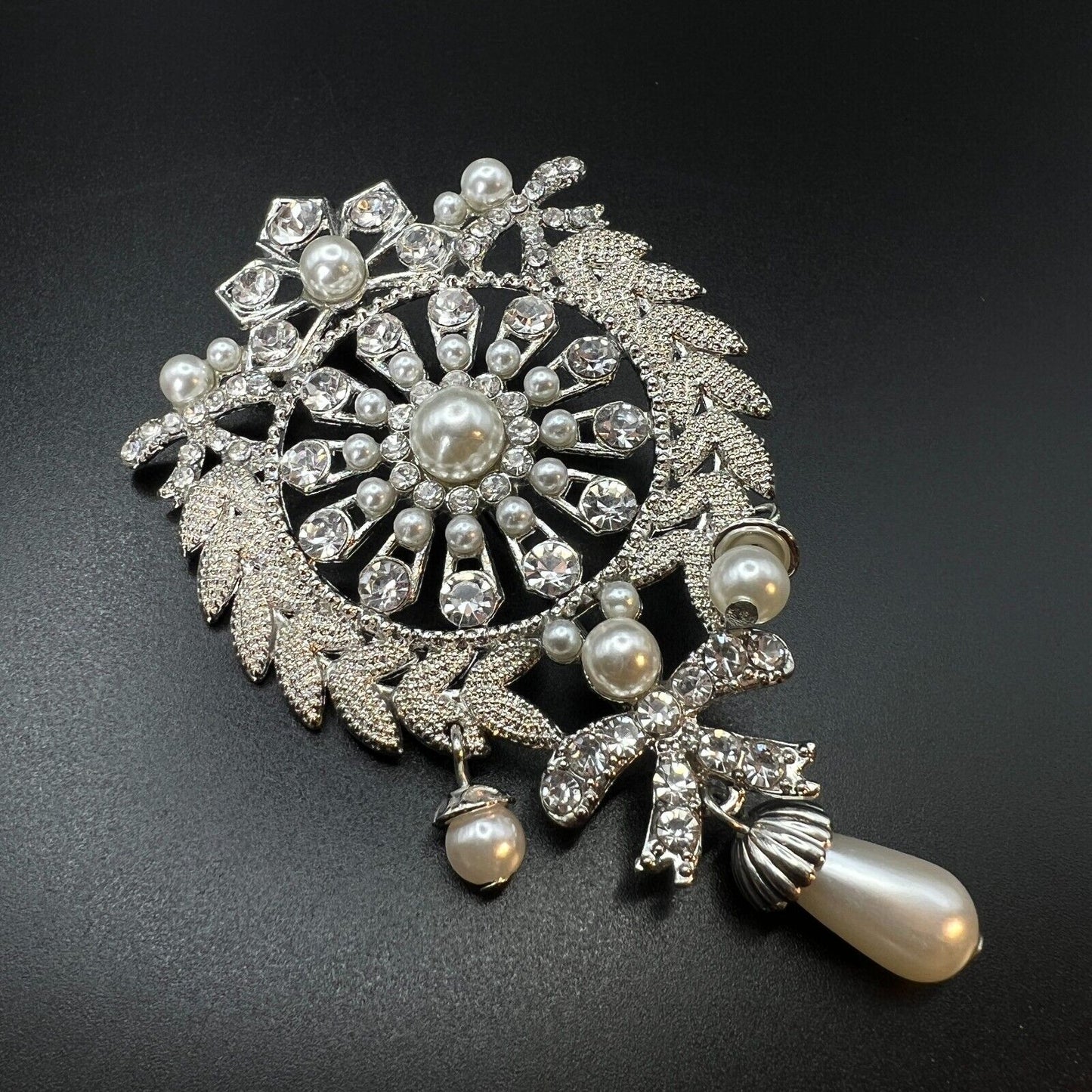 Large Stunning Clear Crystals & Faux Pearls Wreath w Dangling Pieces Brooch Pin