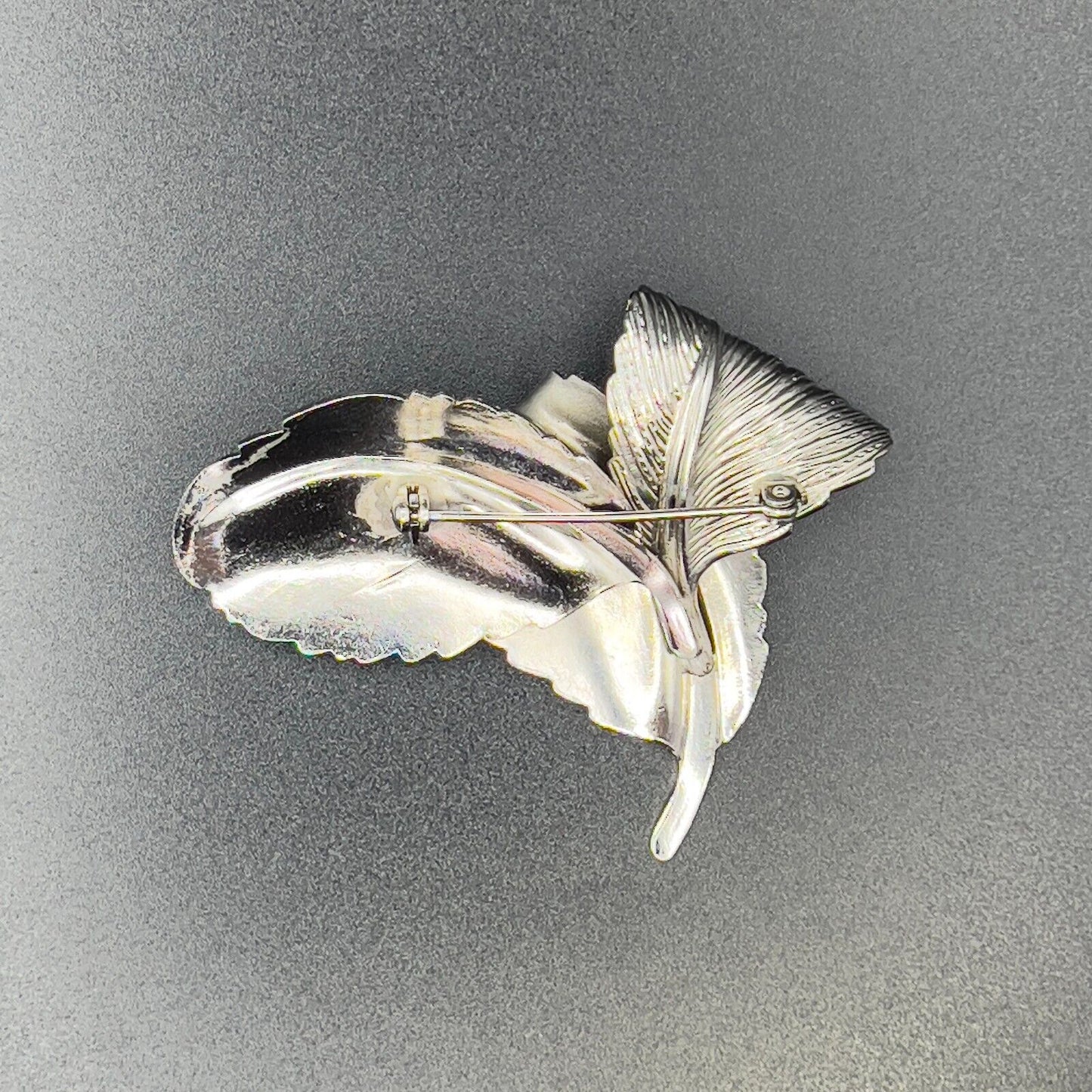 Vintage Silver-Toned Elegant Etched Leaf Design Brooch Pin