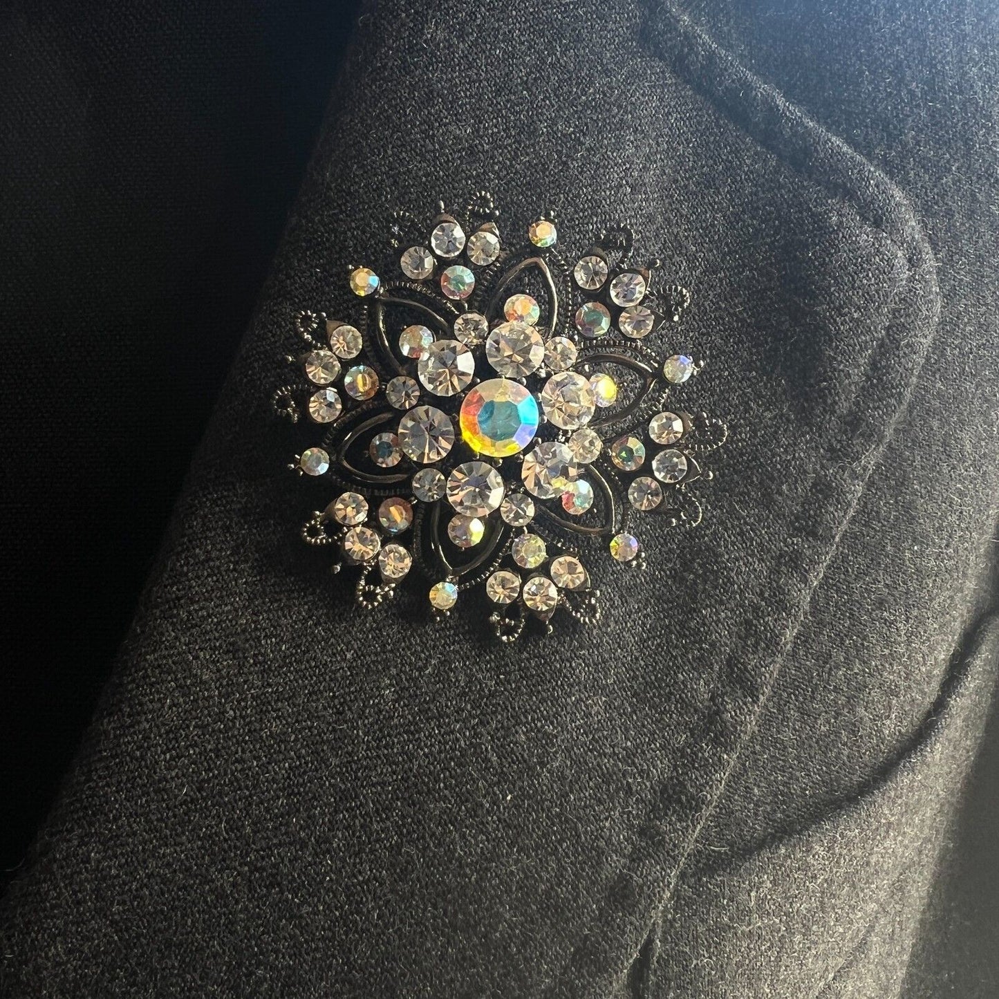 Vintage Silver/Gray-Toned w Clear & Aurora Borealis Rhinestones Brooch Pin