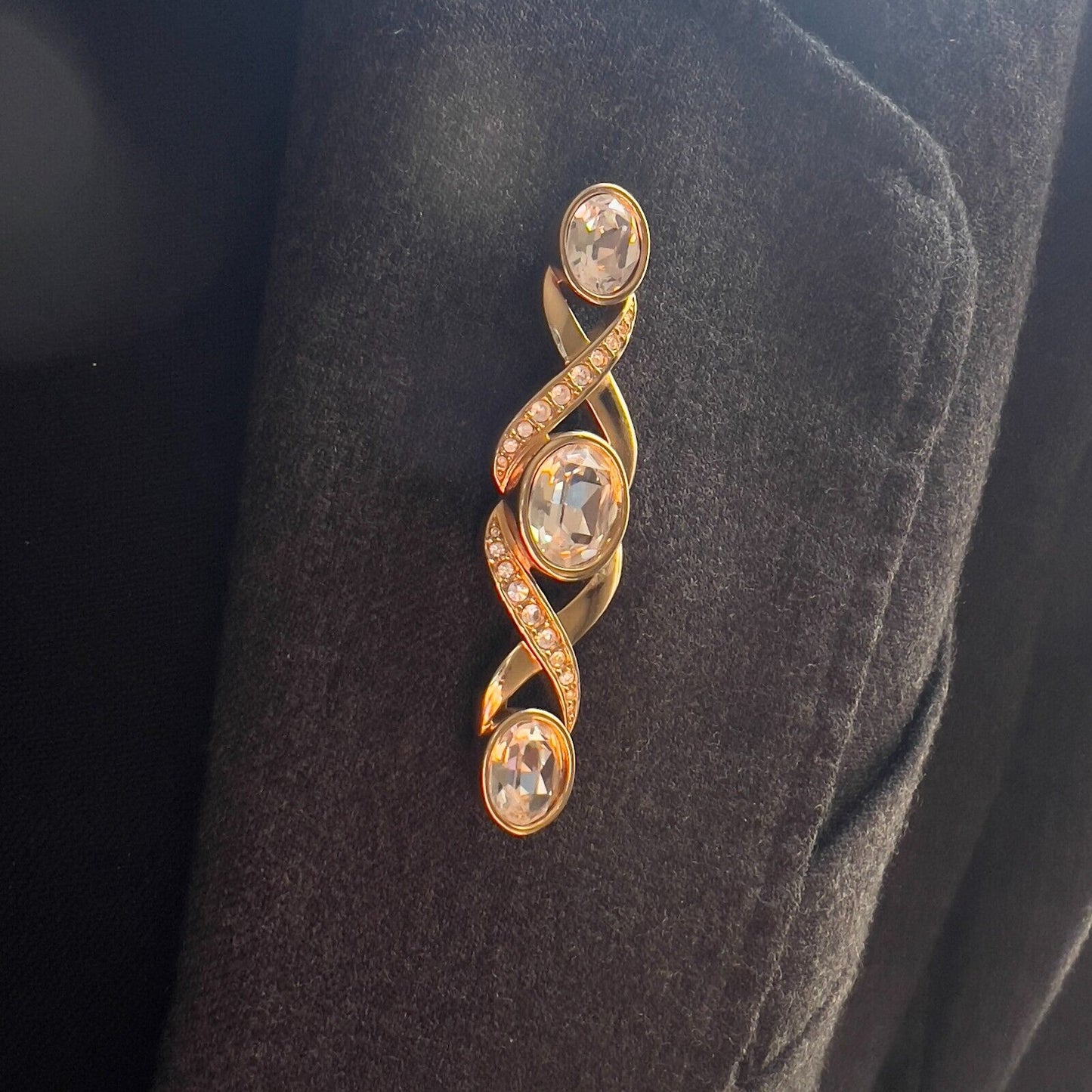 Vintage Multi-Faceted Crystal Clear Rhinestones Gold-Toned Signed SAL Brooch Pin