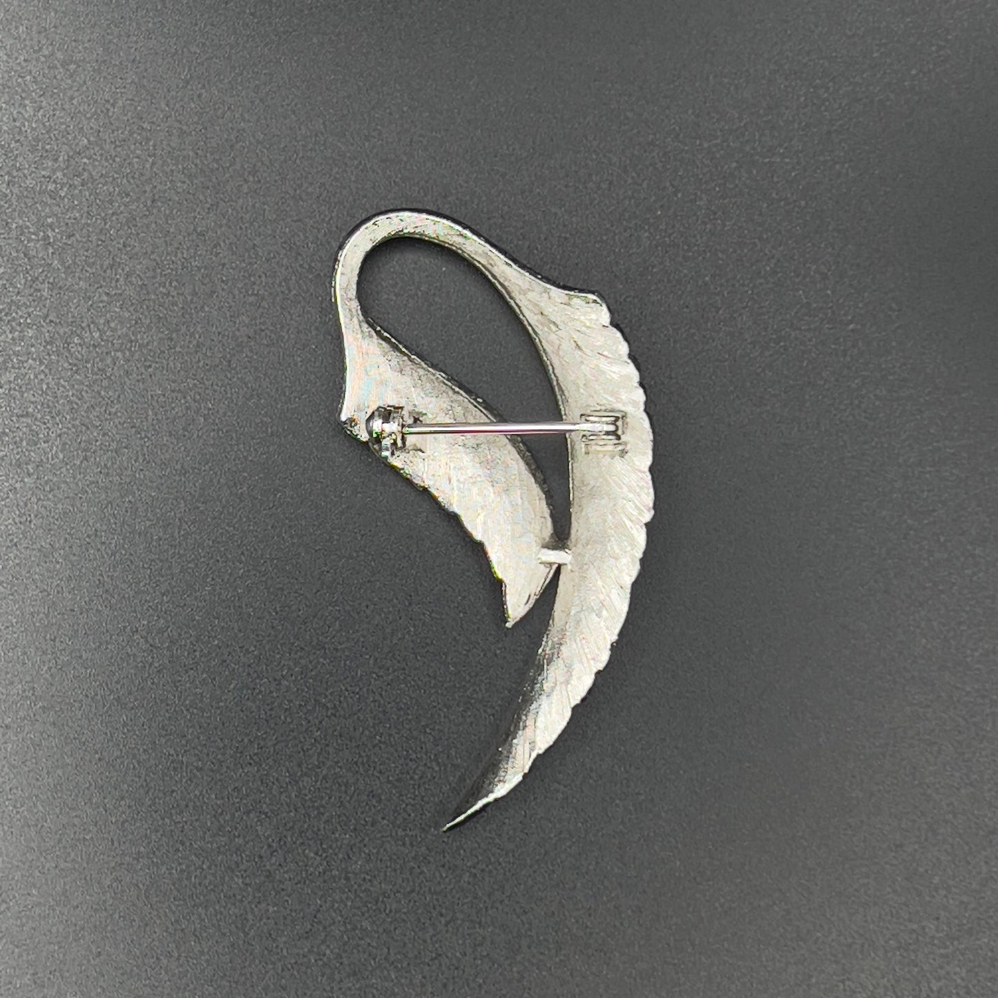 Vintage Leaf Silver-Toned Textured & Shiny Brooch Pin