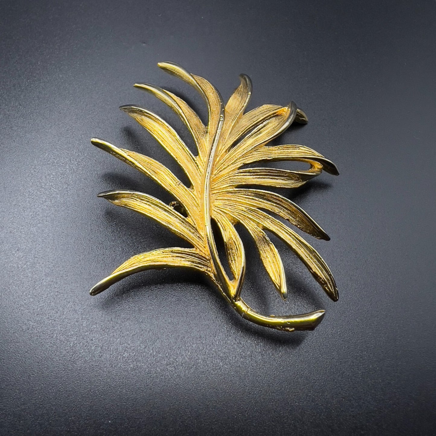 Vintage Large Leaf Pin Gold-Toned Etched Shiny Brooch