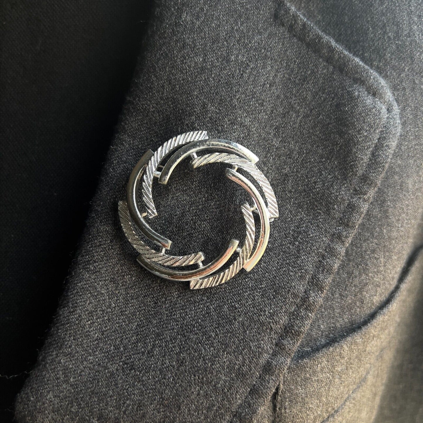 Vintage Signed Brooch Sarah Cov. Silver-Toned Swirl Textured Wreath Pin 60s/70s