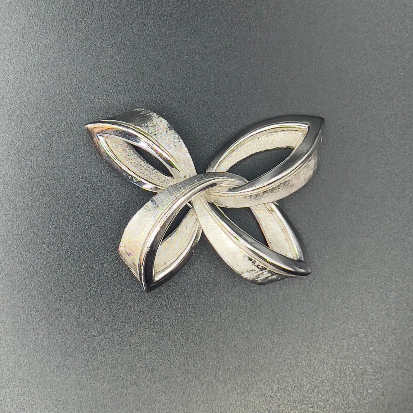 Vintage Signed Trifari Silver-Toned Classic Brushed/Shiny Ribbon Bow Brooch Pin
