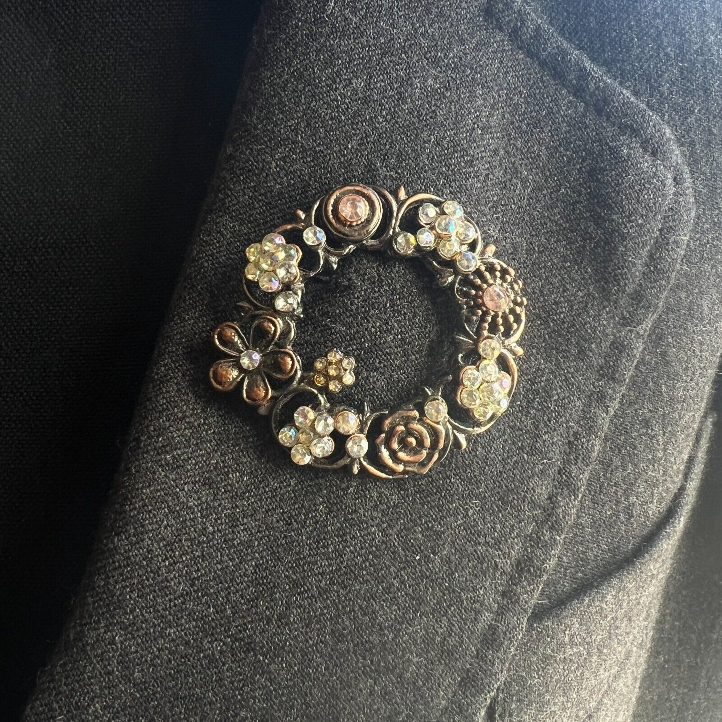 Vintage Copper & Dark Silver-Toned Wreath w Pink & Clear Rhinestones Brooch Pin