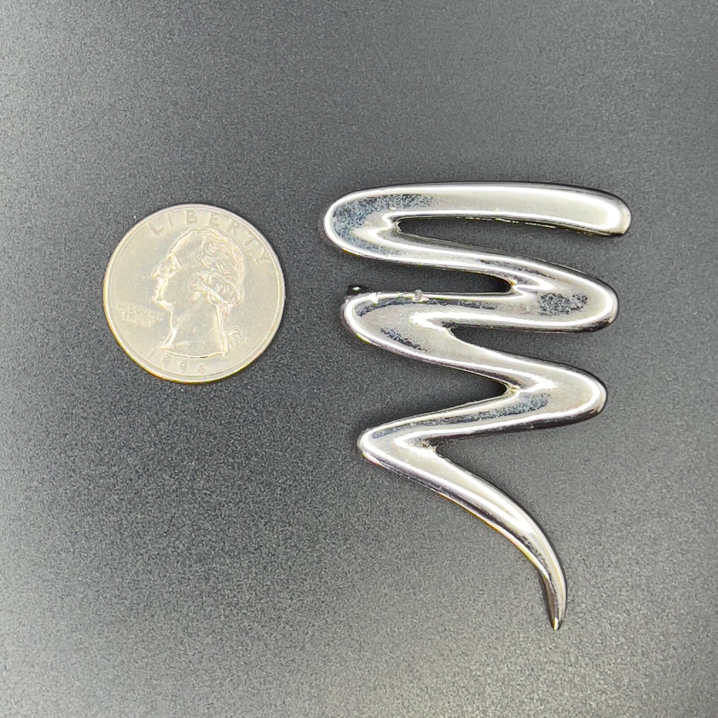 Vintage Novelty Silver-Toned Brooch Pin In a Zig-Zag Design