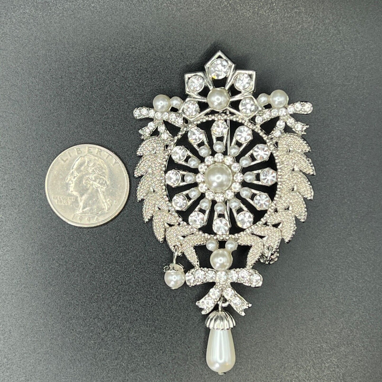 Large Stunning Clear Crystals & Faux Pearls Wreath w Dangling Pieces Brooch Pin