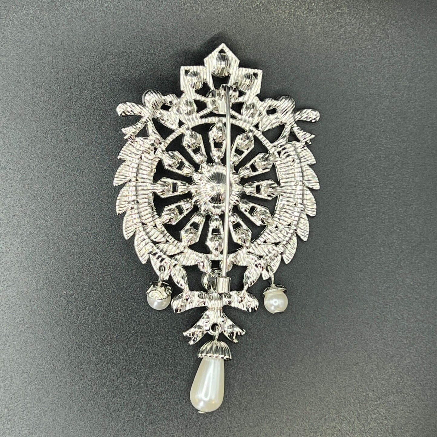 Large Stunning Clear Crystals & Faux Pearls Wreath w Dangling Pieces Brooch Pin
