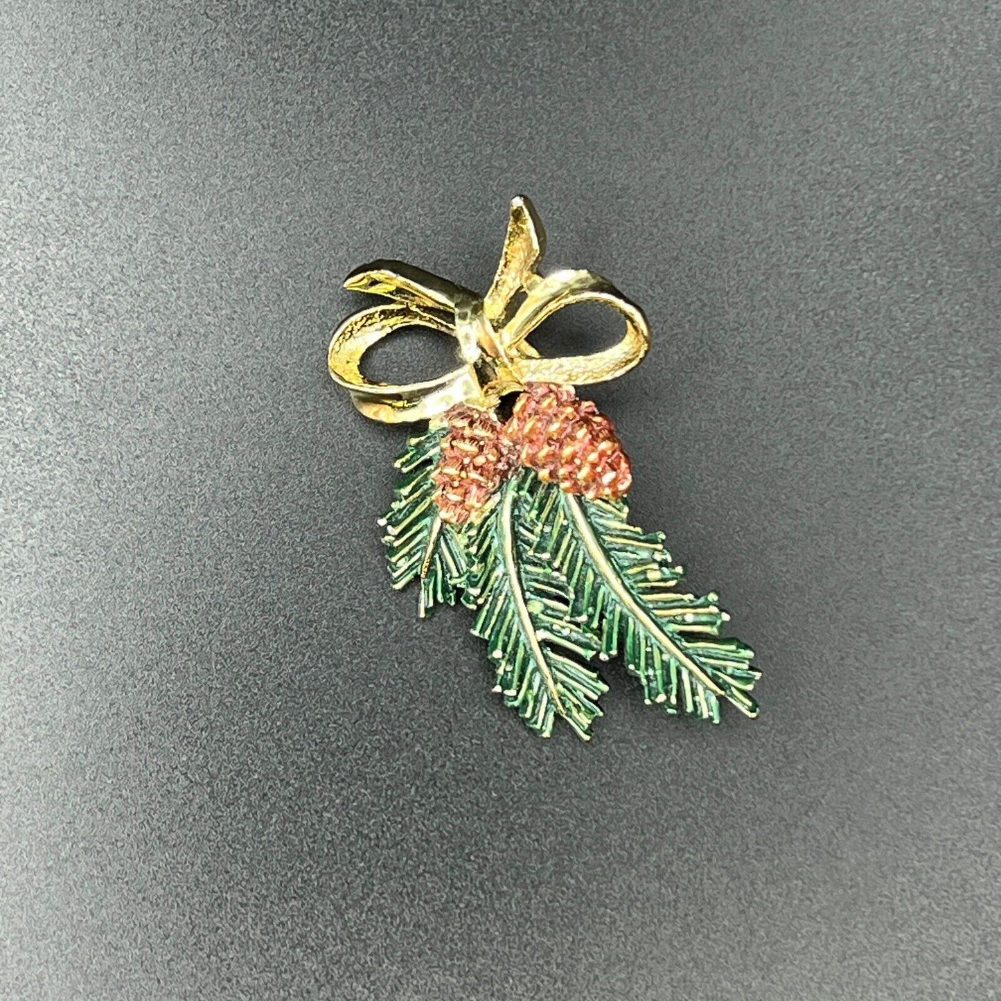 Vintage Signed Gerry's Green Pine Leaves w Brown Pinecones & Gold Bow Brooch Pin