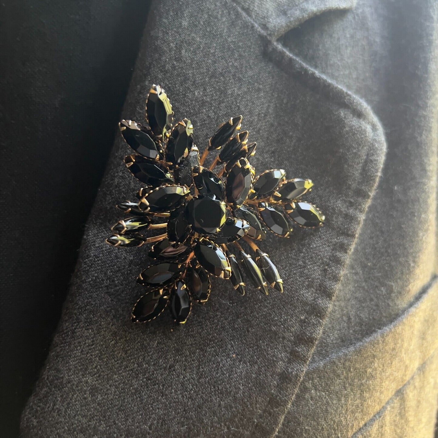 Vintage Large Beautiful Gold-Toned and Black Stones 3-Dimensional Brooch Pin