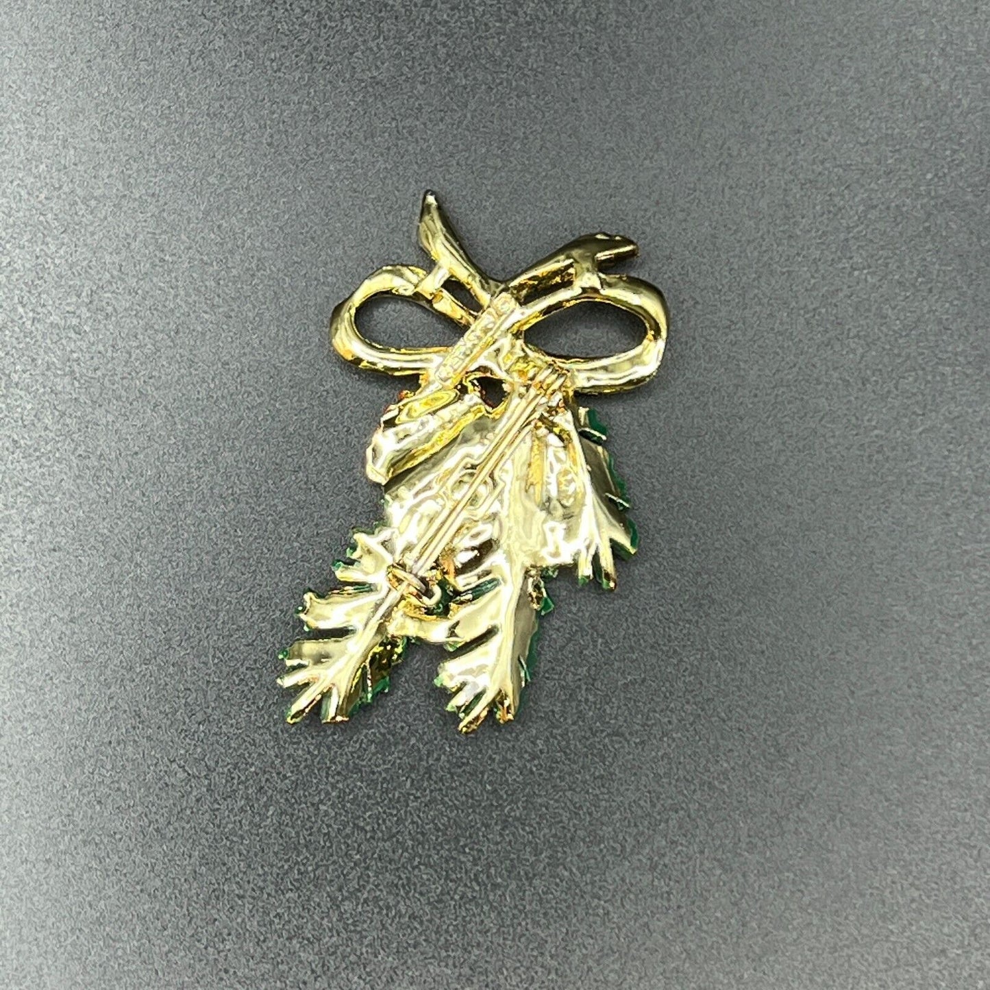 Vintage Signed Gerry's Green Pine Leaves w Brown Pinecones & Gold Bow Brooch Pin