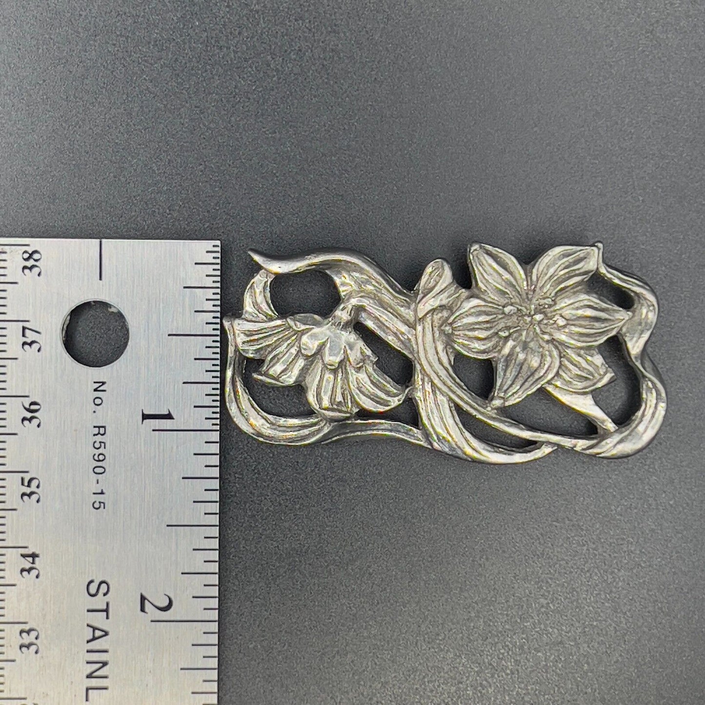 Vintage Signed 1988 Seagull Pewter Canada Flowers Brooch Pin