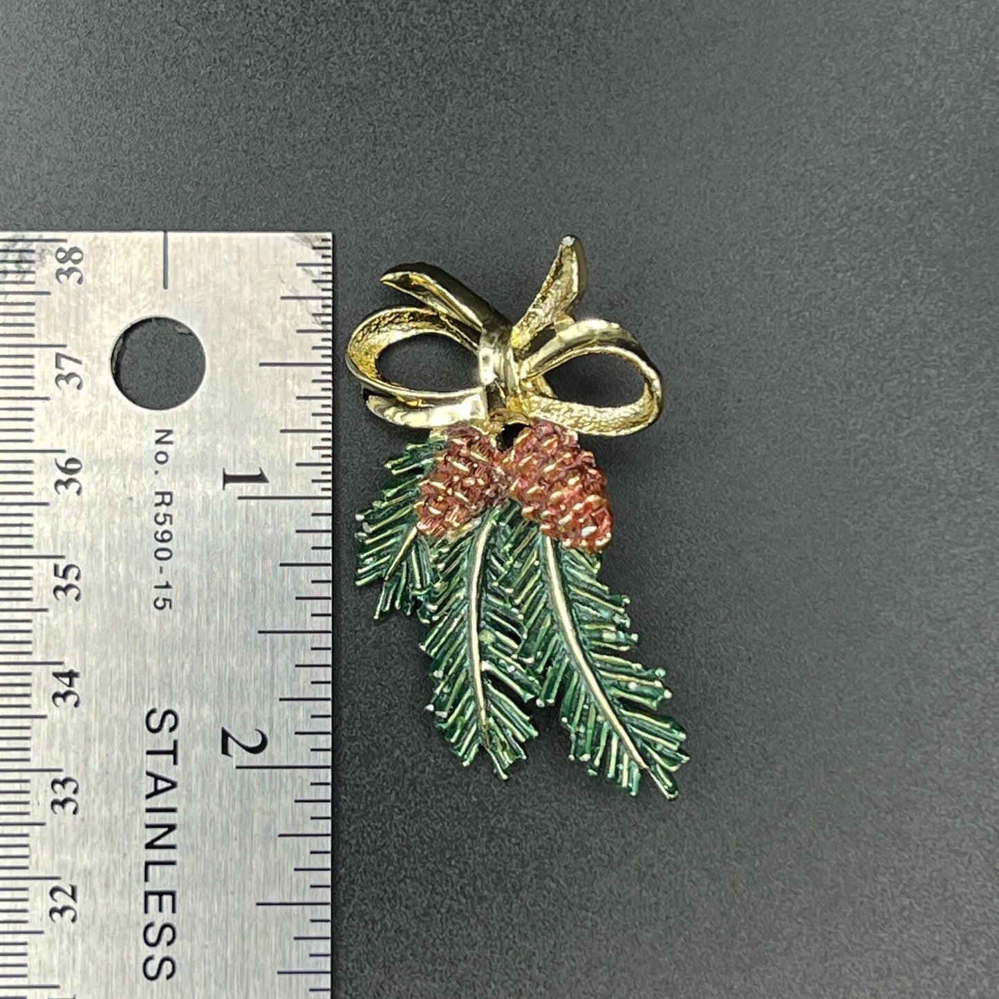 Vintage Signed Gerry's Green Pine Leaves w Brown Pinecones & Gold Bow Brooch Pin