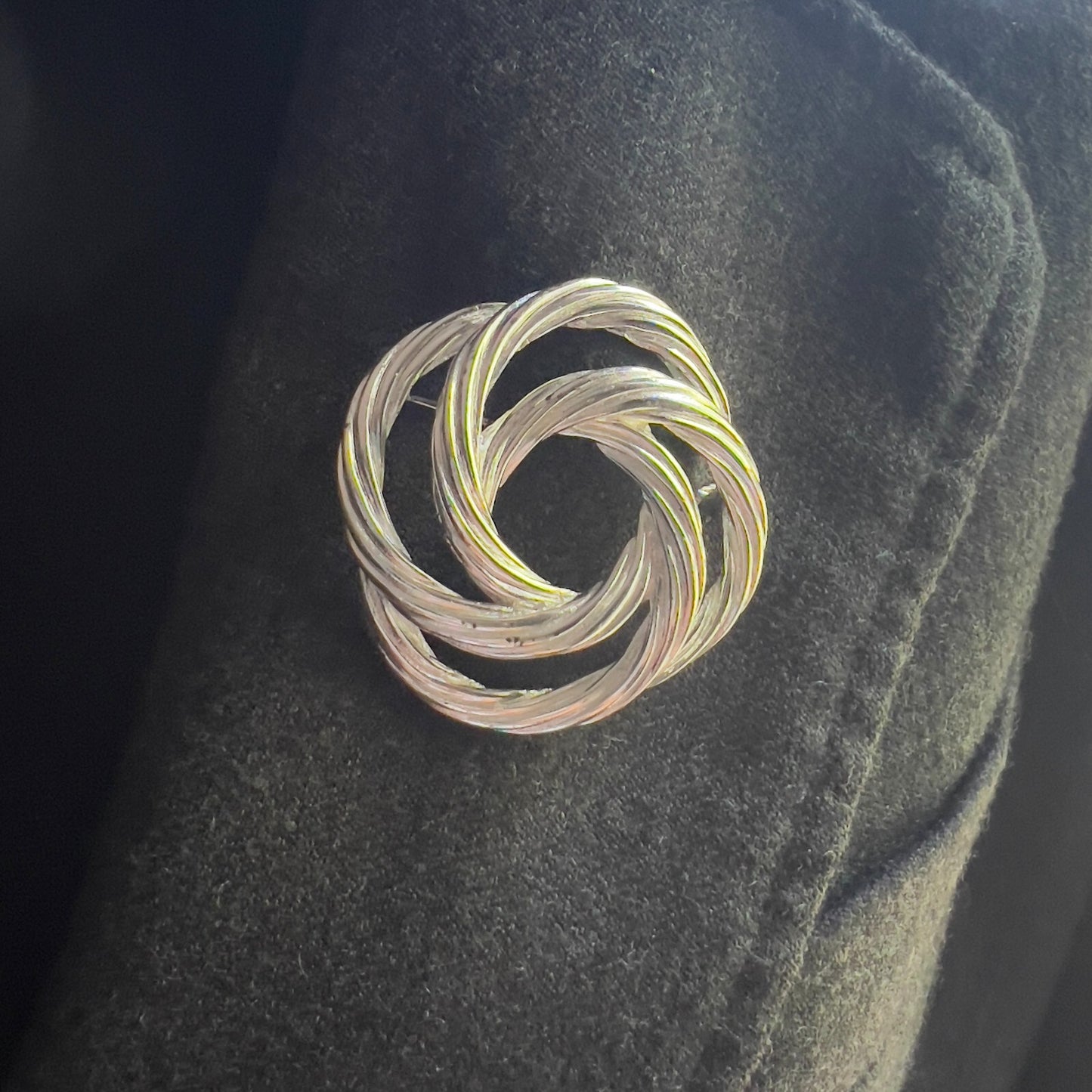 Vintage Beautiful Monet Signed Twisted Knot Silver-Toned Textured Brooch Pin