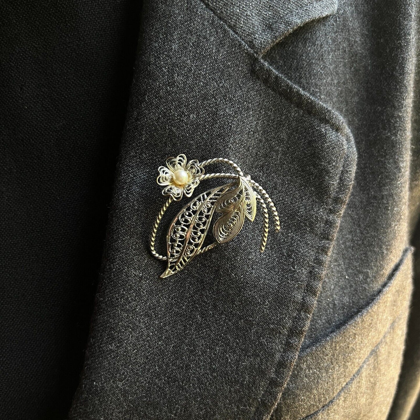 Vintage Western Germany Silver-Toned Filigree Leaves w a Faux Pearl Brooch Pin