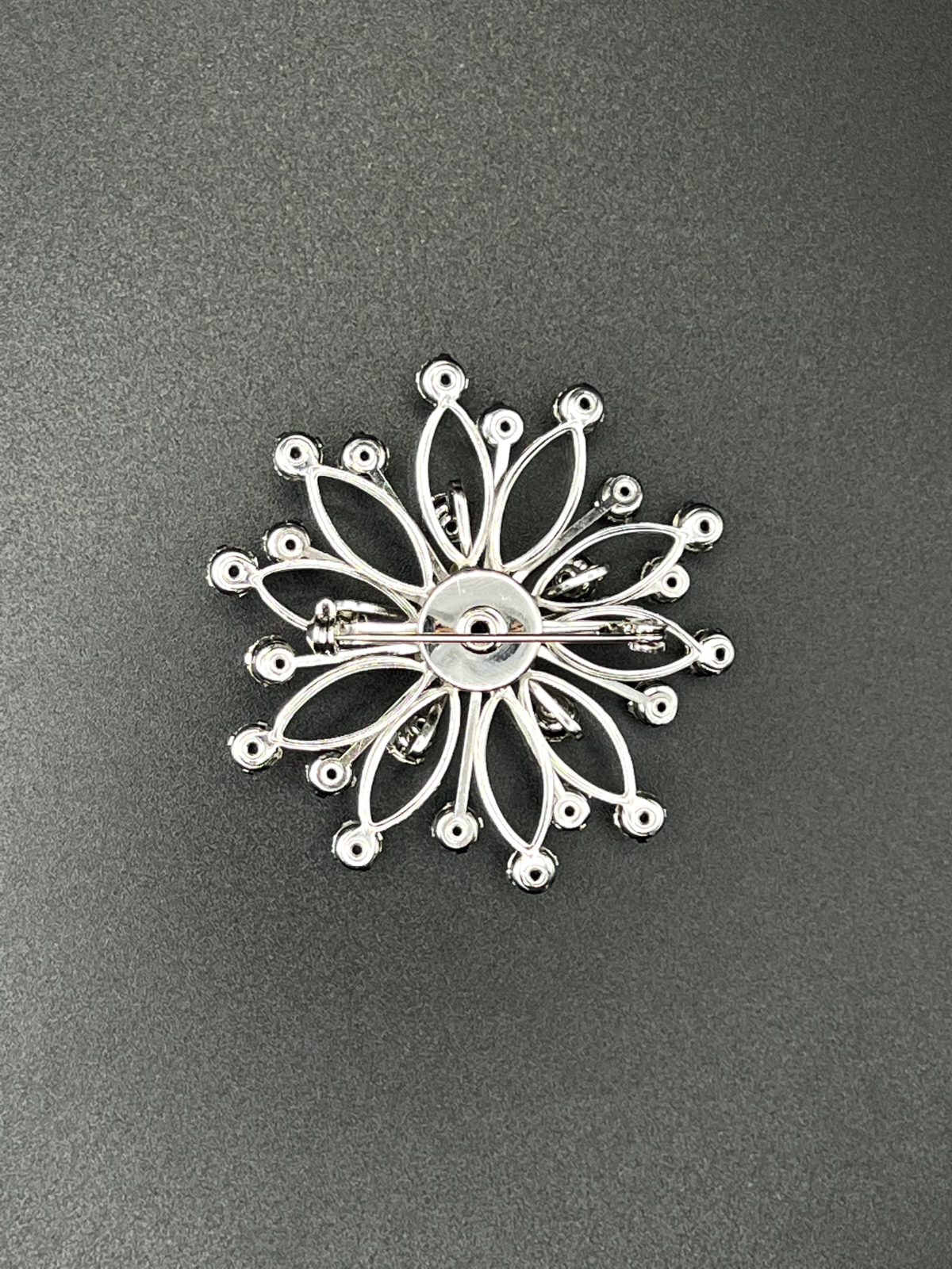 Vintage Sparkling Silver-Toned Flower w Clear Rhinestones & Faux Pearls Brooch
