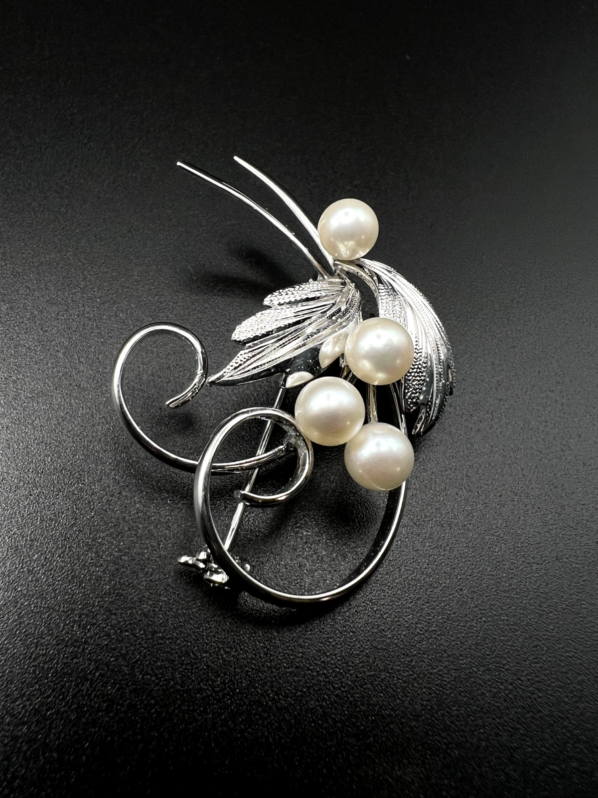 Vintage Marked Sterling Silver Scrolls and Leaves with 4 Pearl Beads Brooch Pin