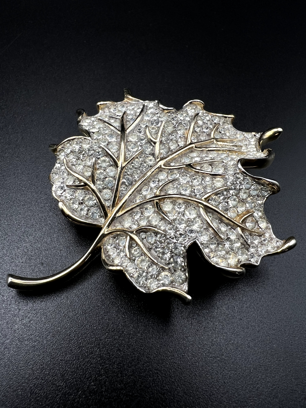 Vintage CROWN TRIFARI Signed Maple Leaf Gold-Tone w Clear Rhinestones Brooch Pin