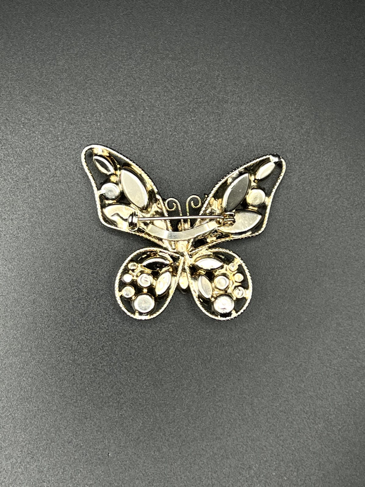 Vintage Gold-Toned Light Green Rhinestone BUTTERFLY Brooch Pin