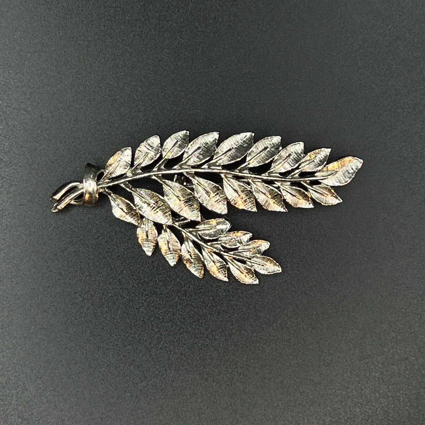 Vintage Elegant Double Leaf Silver-Toned Brooch Pin