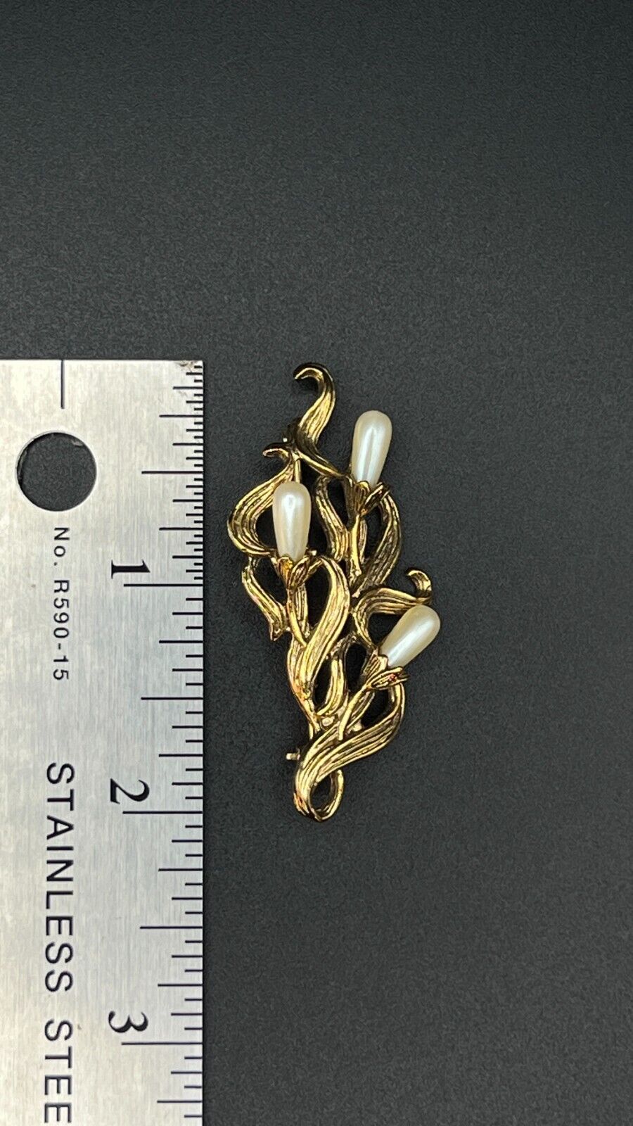 Vintage Gold-Toned Flowering Vine with Faux Pearl Buds Brooch Pin