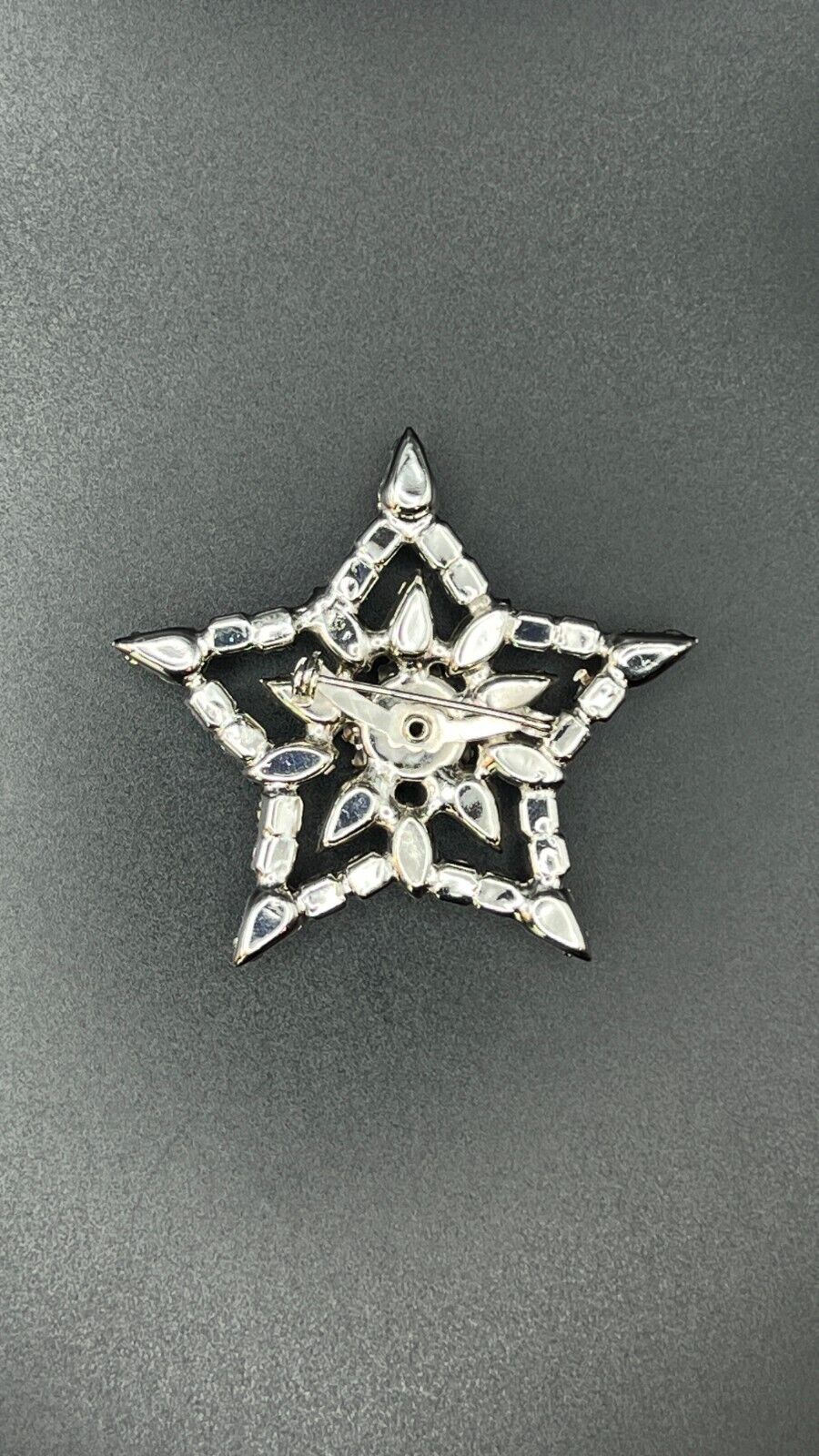 Vintage Silver-Toned Star with Clear Glass Rhinestones Brooch Pin