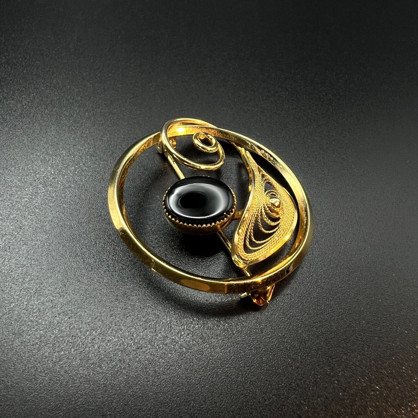 Vintage Signed Winard 12K Gold Filled Filigree with Black Onyx Stone Brooch Pin