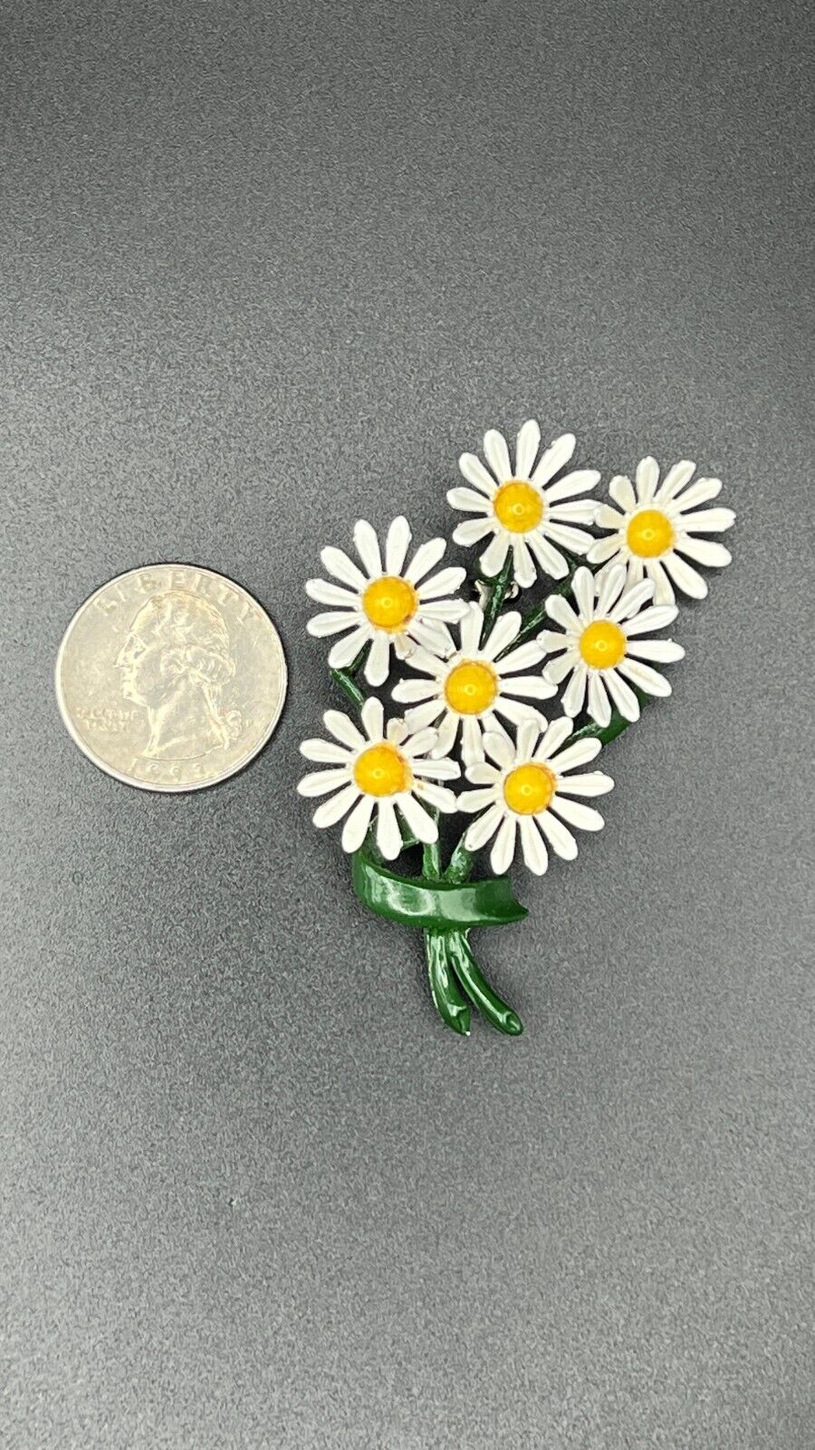 Vintage 60's White & Yellow Daisies with Green Stems Metal/Thermoset Brooch Pin